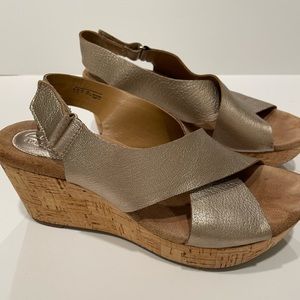 Clarks Wedge Cork Gold Sandals Heels Size 8